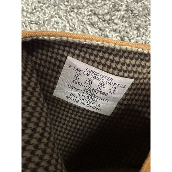 Attention Women's - Suede Bootie heels- Size 7m - Picture 8 of 9